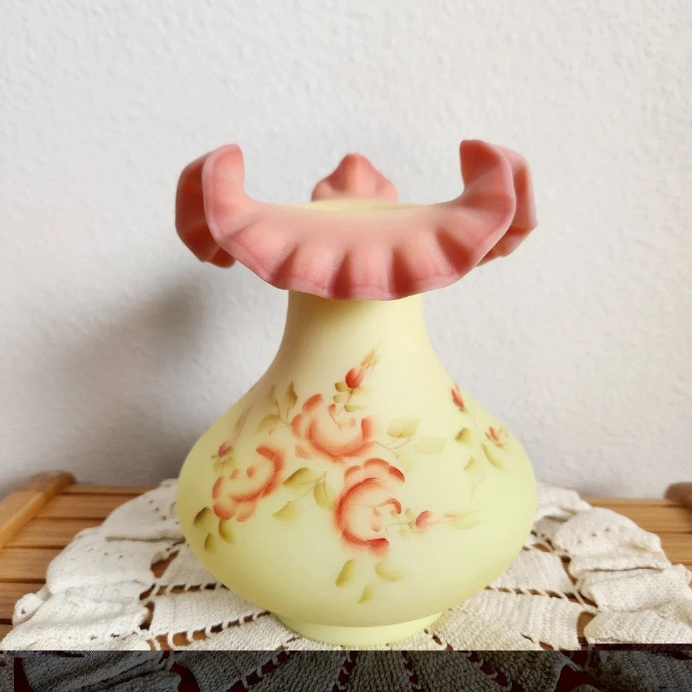 VTG Fenton Burmese URANIUM GLOW Glass Ruffled Vase Hand Painted Sign Debra Hill